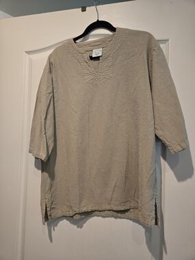 Light Tan Textured V-Neck Tunic Top